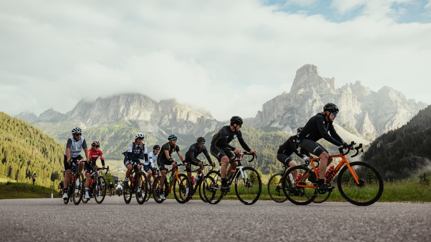 Maratona-dles-Dolomites-Bike-Tour-Group